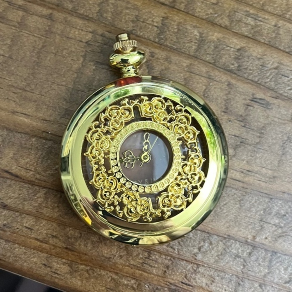 5/$45 Vintage Large 70s 80s Gold Tone Filigree Joy and Iman Pocket Watch C1 - Picture 1 of 11